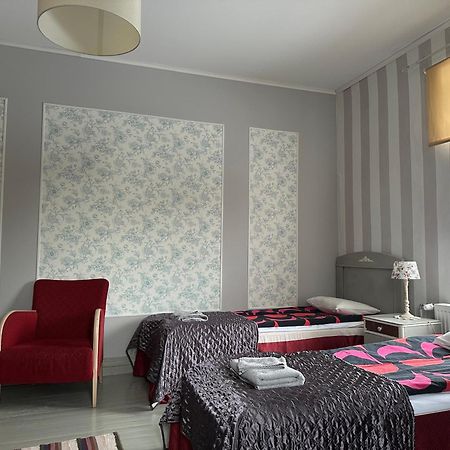 Guesthouse Kadrina Mois Luaran gambar