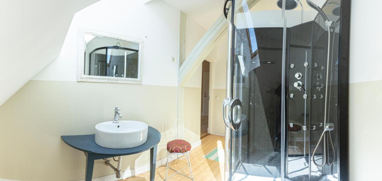 Guesthouse Kadrina Mois Luaran gambar