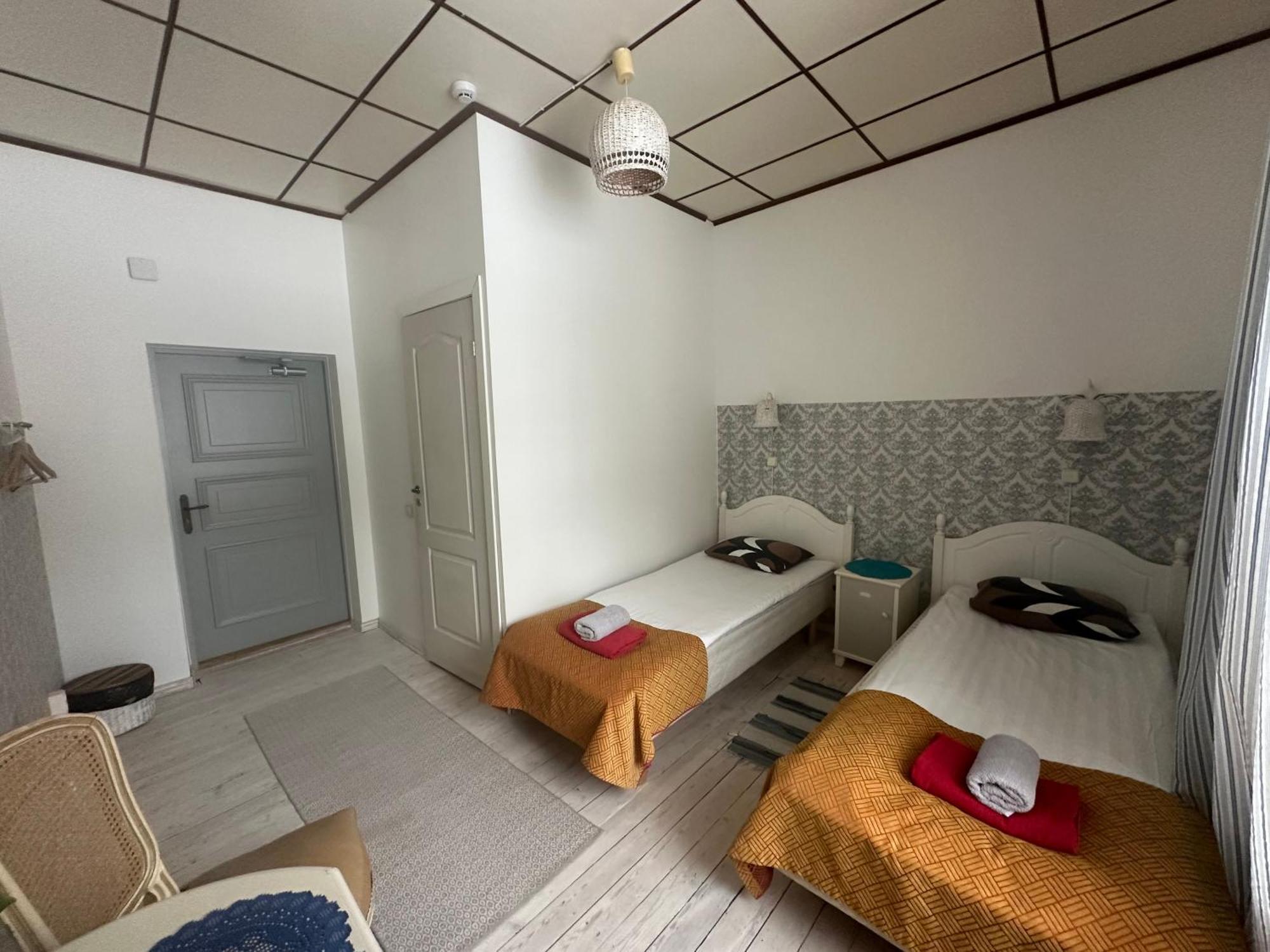 Guesthouse Kadrina Mois Luaran gambar